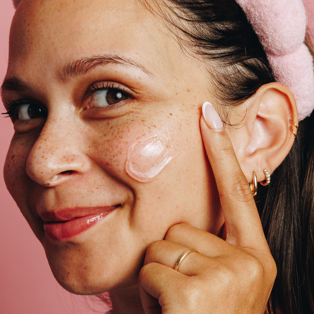 The Glo Cleansing Exfoliating Balm