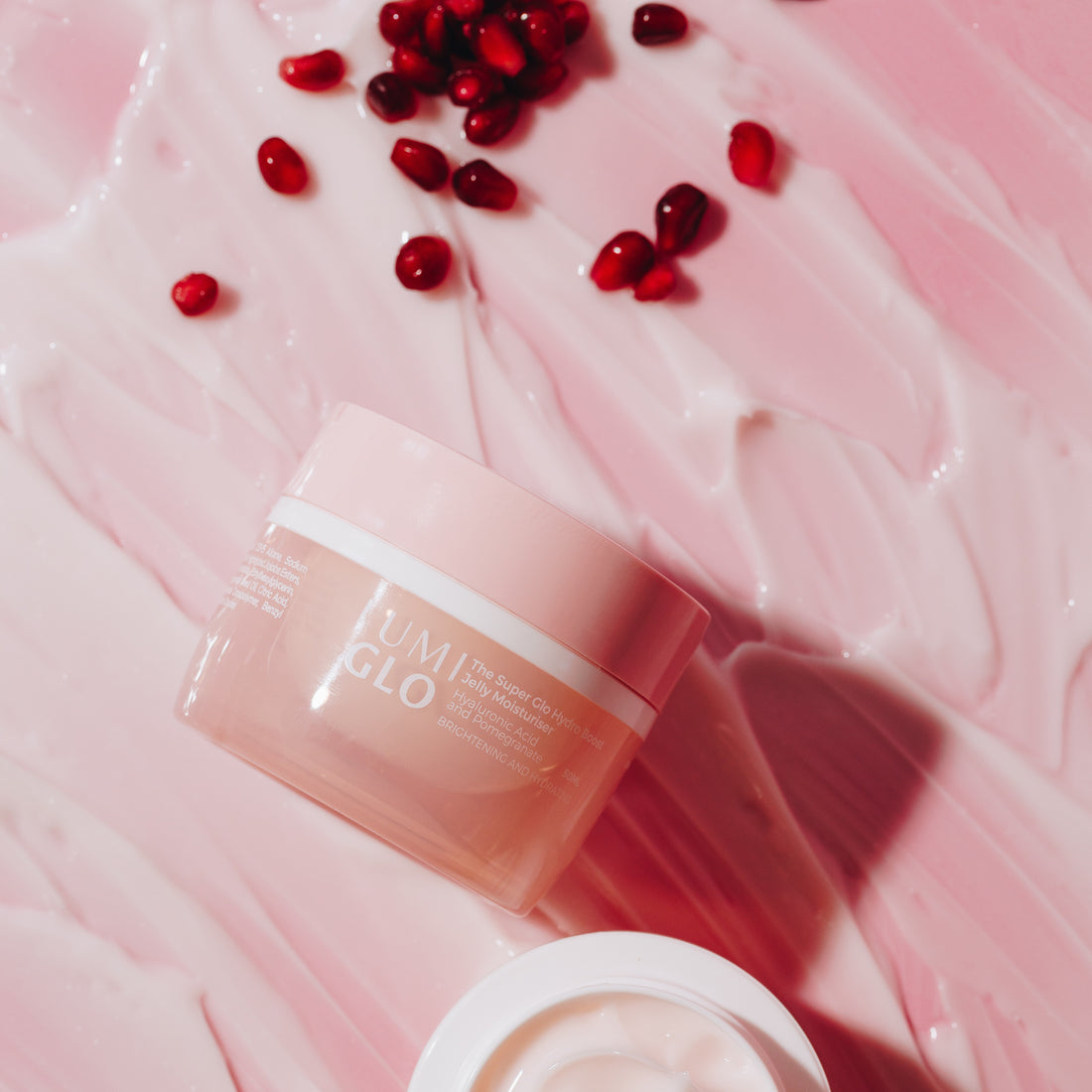 The Super Glo Hydro Boost Jelly Moisturiser